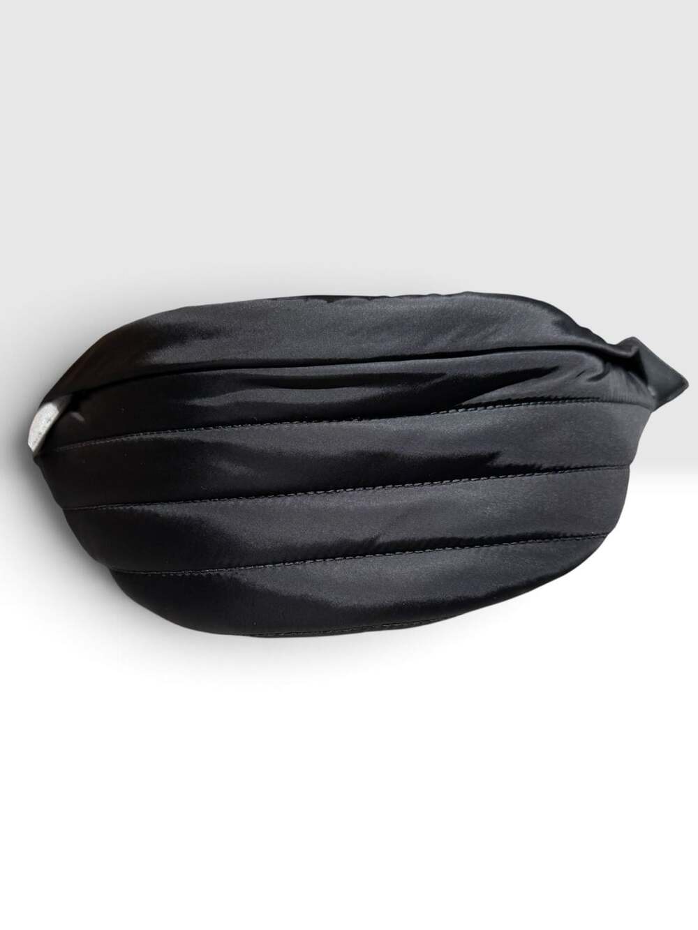WE-AR4 The Cloud Belt Bag Black NWT Puffer Waist Crossbody BBB0032